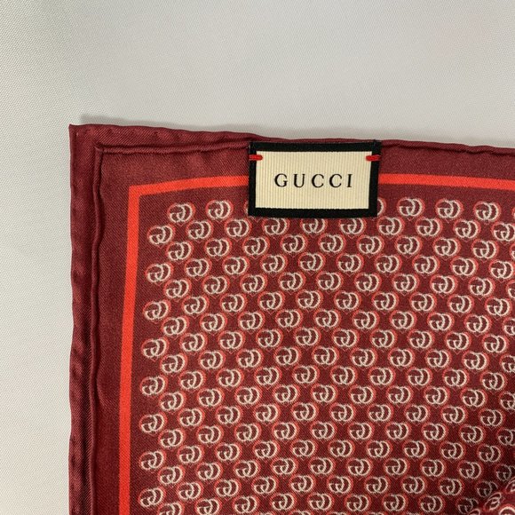 - NEW  Gucci GG Monogram Hearts Pocket Square in Red - Picture 6 of 8